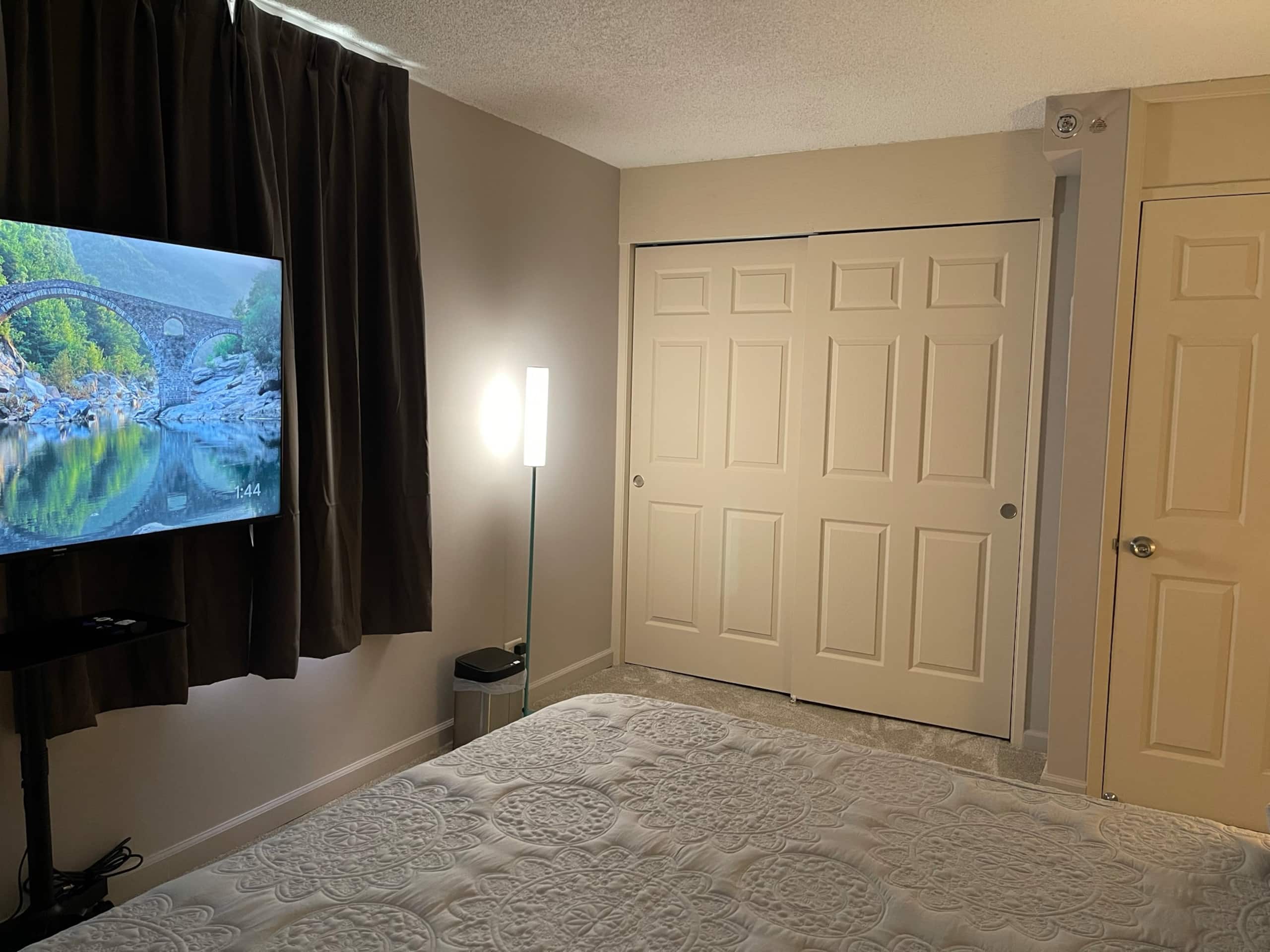 Spacious 1 bedroom at Waikiki Sunset/Free Parking - Image 4