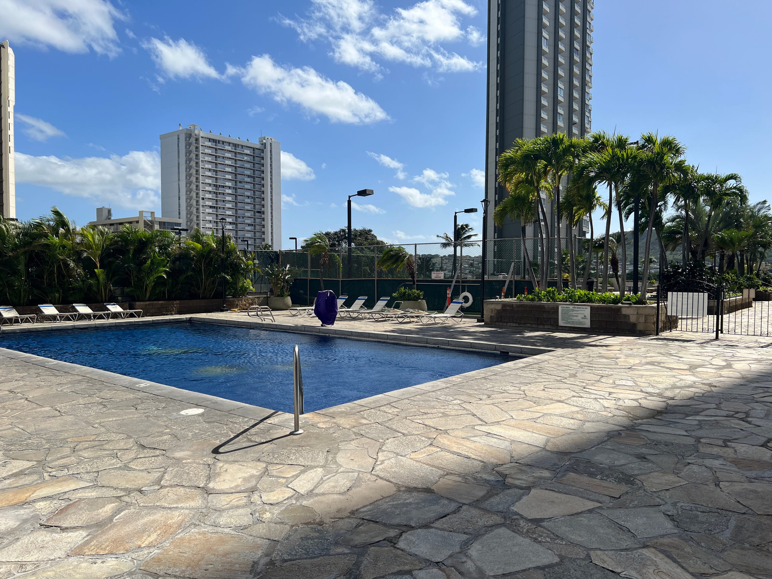 Spacious 1 bedroom at Waikiki Sunset/Free Parking - Image 8