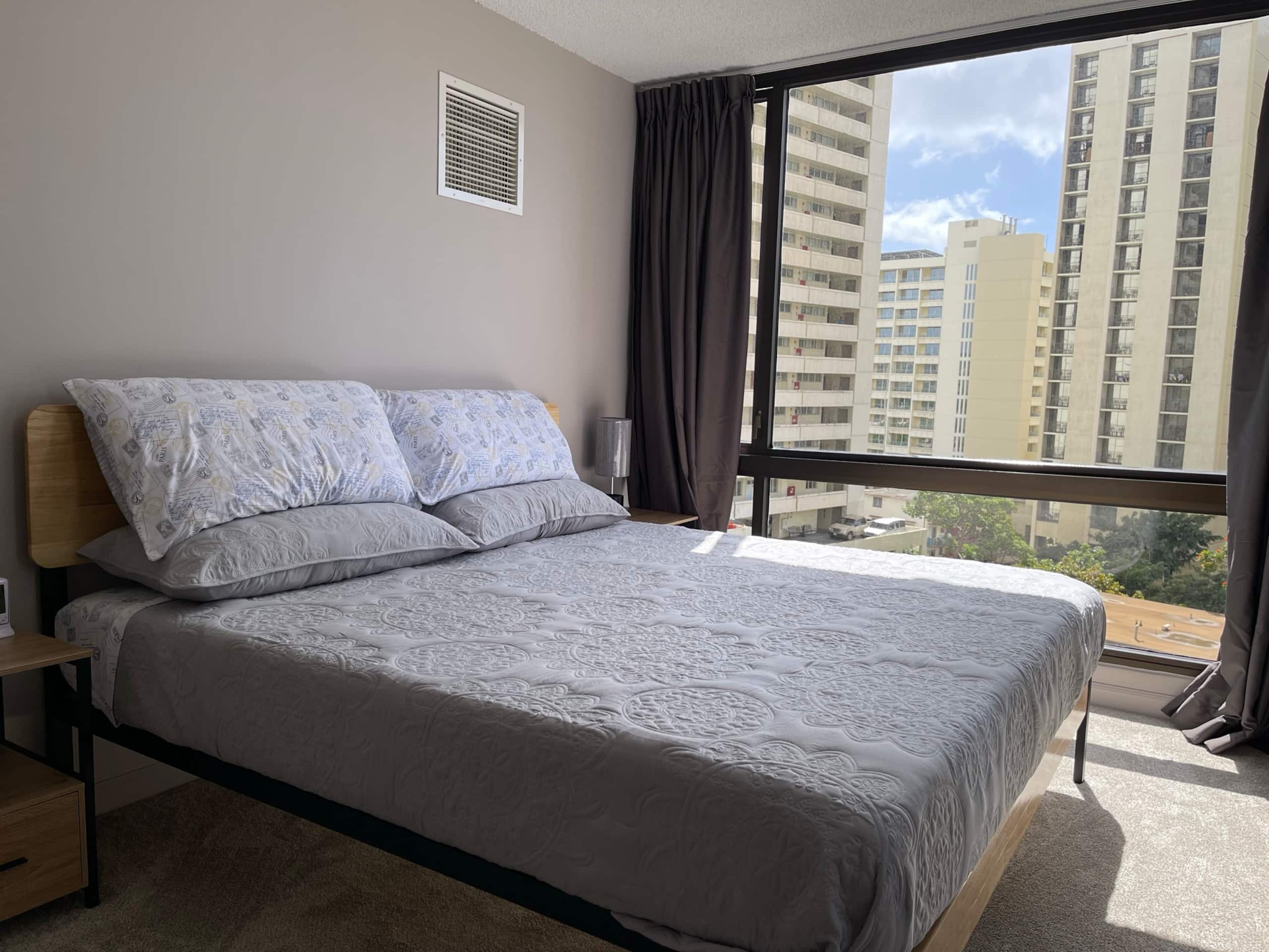 Spacious 1 bedroom at Waikiki Sunset/Free Parking - Image 2