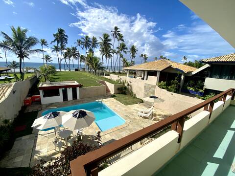 Beachfront house in Vilas do Atlântico