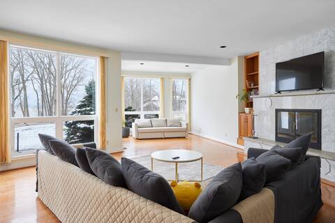 Large Waterfront Mansion w/ Hot Tub and Sauna