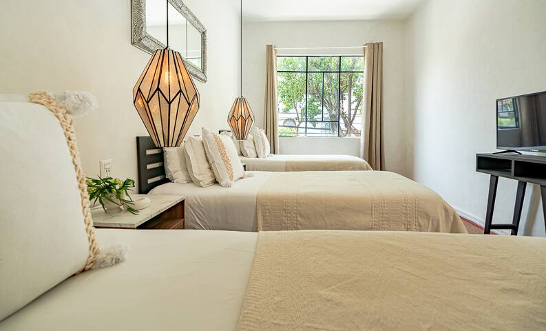 Superb villa in Condesa with huge patio gallery image 4