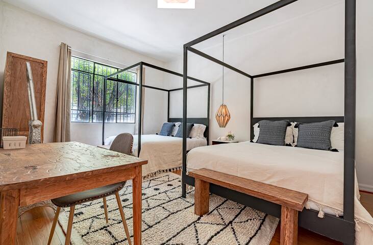 Superb villa in Condesa with huge patio gallery image 3