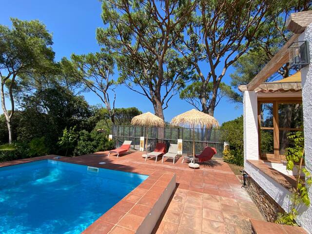Charming villa Begur 10 people. Pool parking gallery image 3