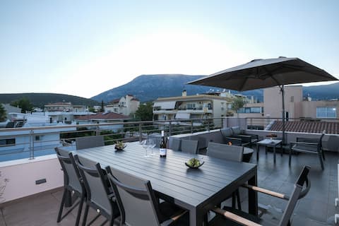 Spacious & Minimal Apartment Near Airport Peania