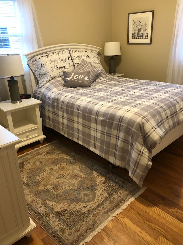 Bedroom with queen bed