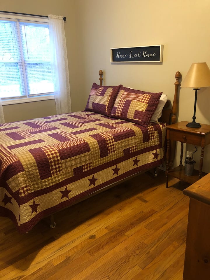 Bedroom with double bed