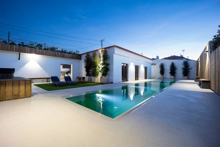 W house & Green house gallery image 2