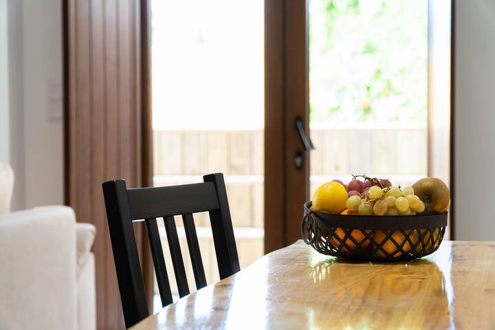 W house & Green house gallery image 5