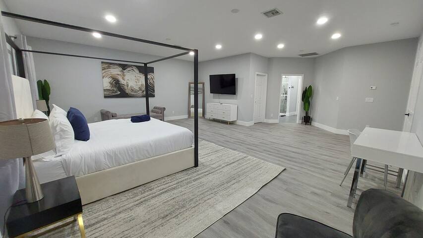 9BR5Baths Mega Htd pool+JacTheatre+Mini Golf Beach gallery image 5