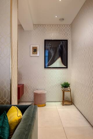 Park Lane 4-bed huge Designer pad gallery image 4