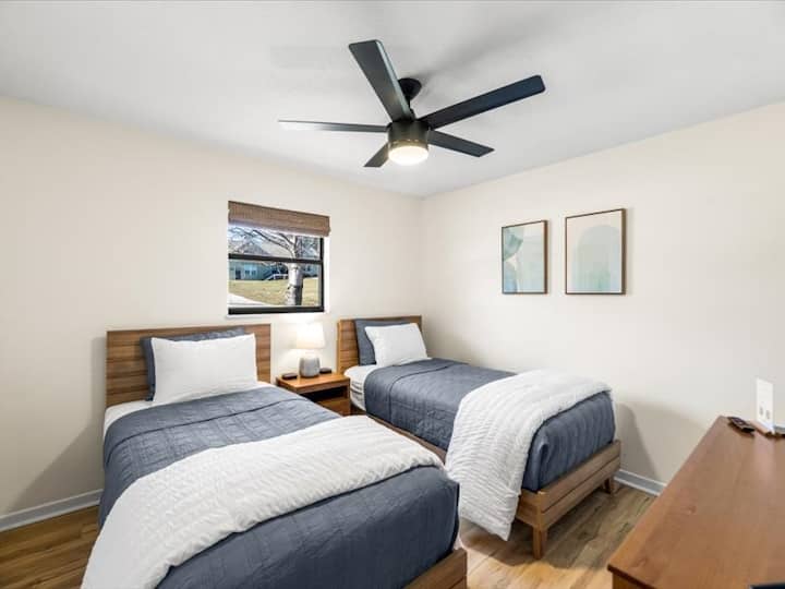 Საძინებელი 3 2 ორადგილიანი საწოლით