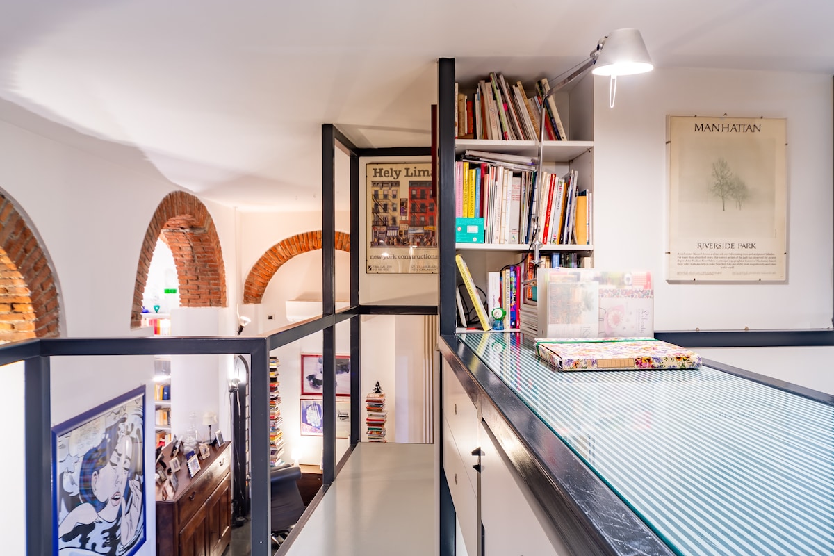 vista desde el entresuelo hasta el dormitorio para admirar los arcos antiguos del siglo XV