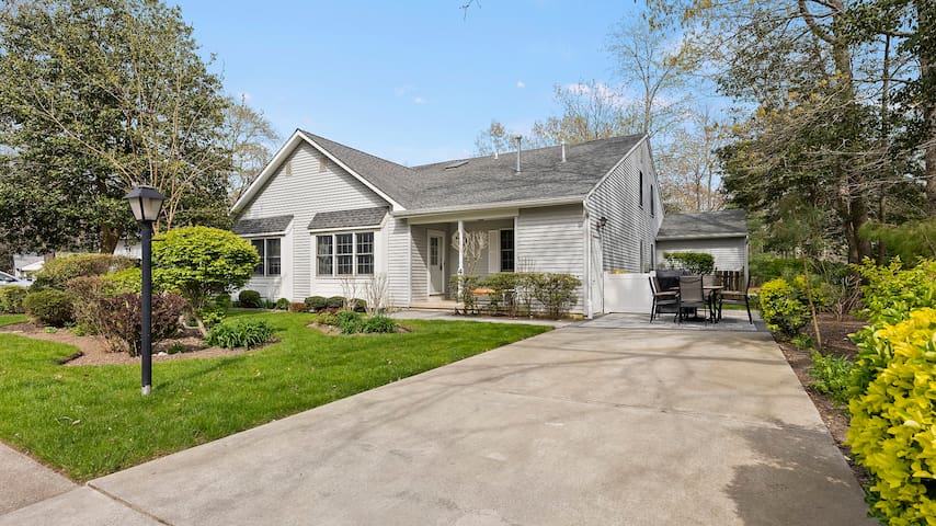 Long & Foster Vacation Rentals managed Airbnb listing 1