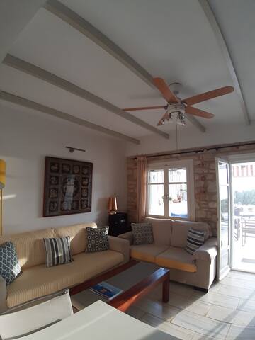 Ambelas Oasis gallery image 4