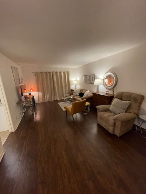 Popular Airbnb listing: Comfy, Casual 1 Bedroom Condo! in Mc Cormick Ranch / Gainey Ranch