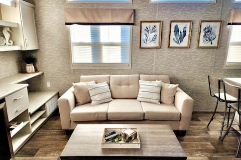 Beachy Escape at Sherkston|3B, Sleeps 8, Golf Cart