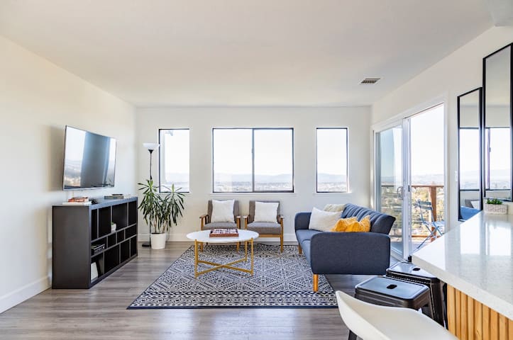 Main House+Guest Unit in Oakland Hills gallery image 4