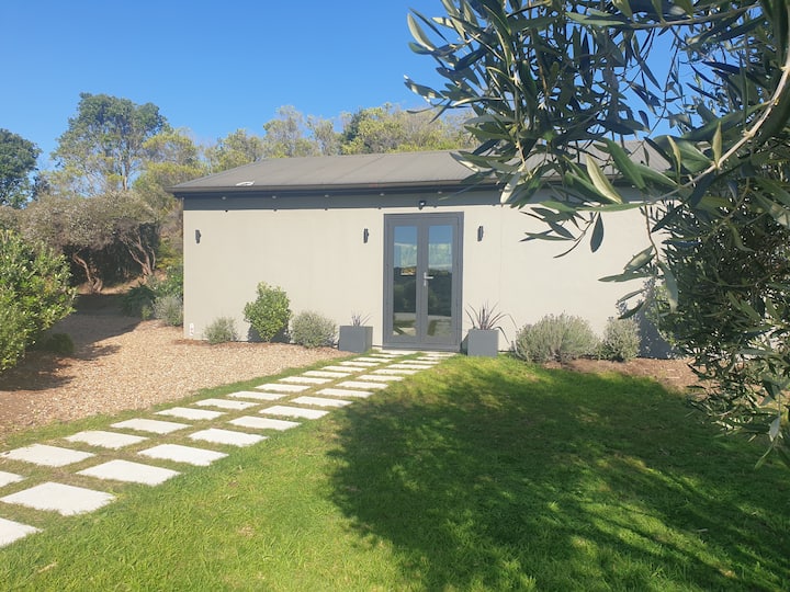 Cable Bay Guesthouse Tiny houses for Rent in Waiheke Island, Auckland