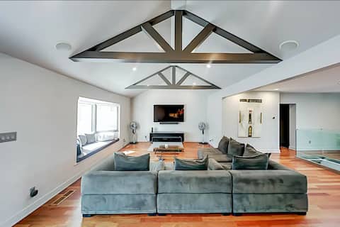 Popular Airbnb listing: Modern retreat near Universal Studios,pool hottub in Studio City