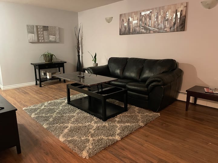 Pet Friendly Private Apartment Close To Wem - Edmonton