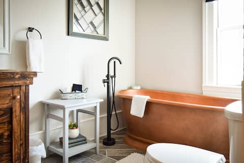 The Copper House at Heritage Inn
