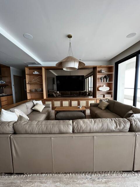 Luxury apartment with ocean view