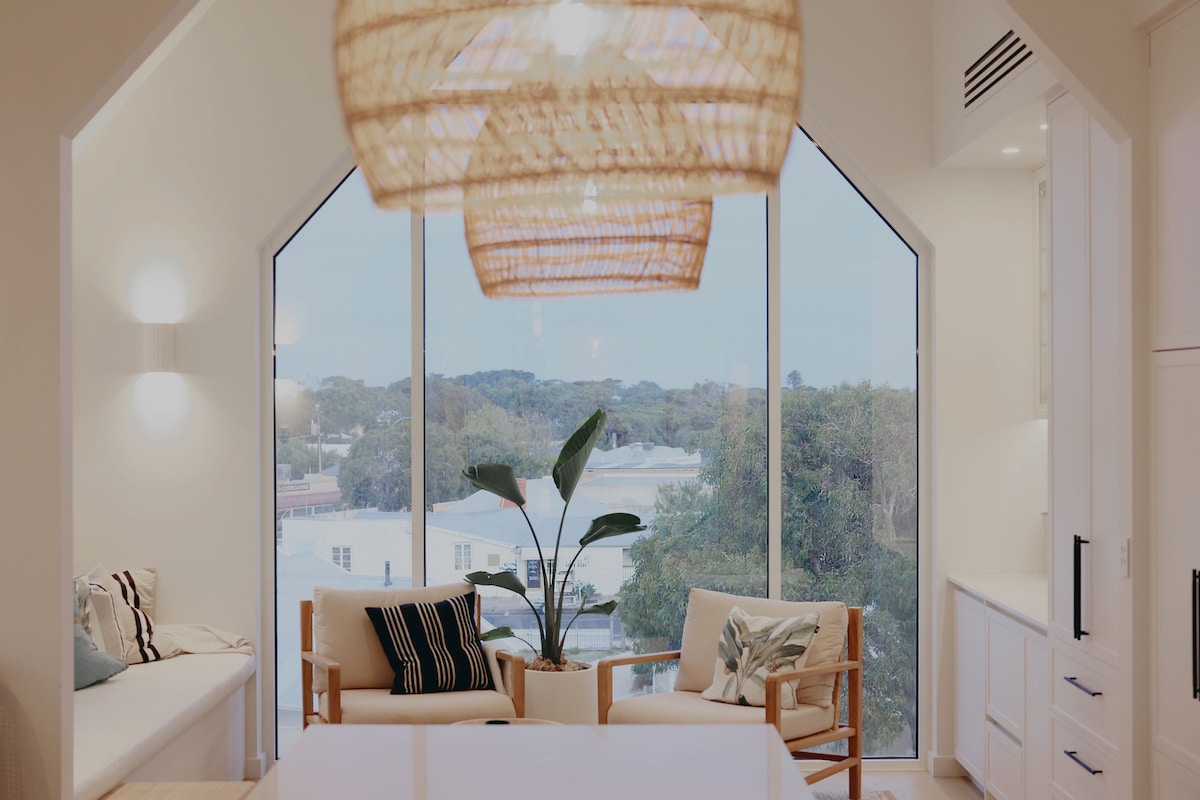 Top Airbnb: Church on the Hill - historic charm, sea views en Robe