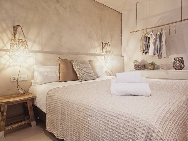 Apartamento con Terraza- Cala Pedrosa