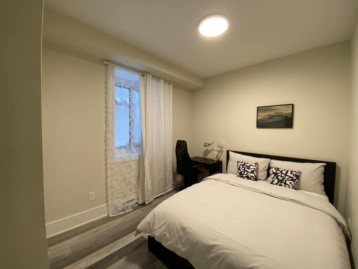 Cozy stays Decarie 104 - 2
