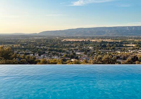 Lovely cottage with exceptional view on Alpilles