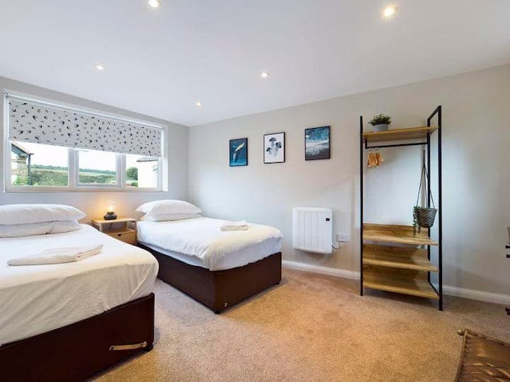 Zip Link سرير مفرد يمكن إعداده على شكل سريرين مفردين أو سرير فاخر بحجم كينج.
