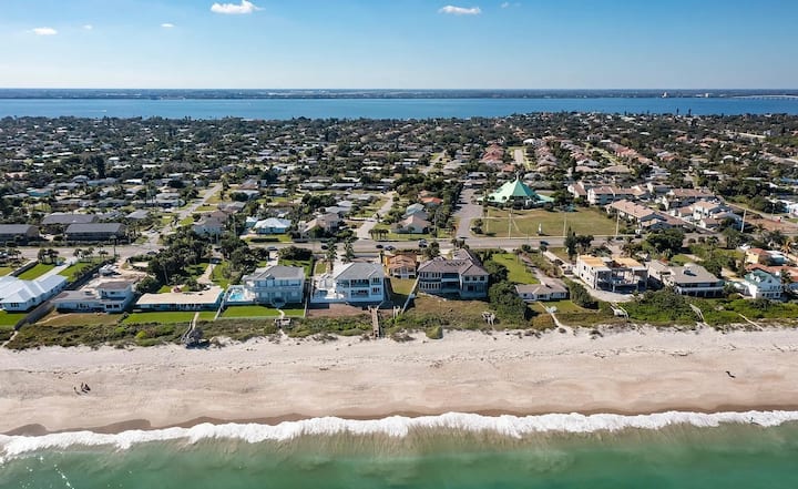 Beachfront Bungalow - Melbourne Beach, FL