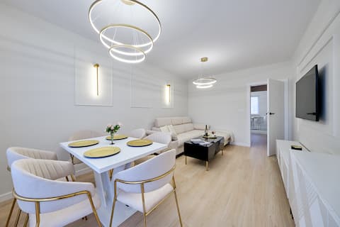 Top Airbnb: Just Comfort Apartment with a garage in Toruń