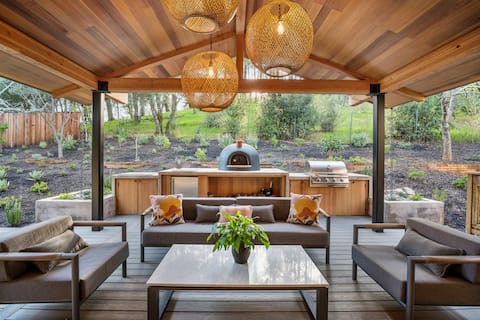 Luxe Healdsburg Home ~ Sauna, Hot Tub, EV Charger