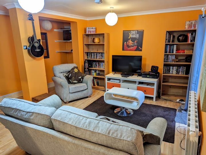 Quirky secluded city apartment Apartments for Rent in Southville