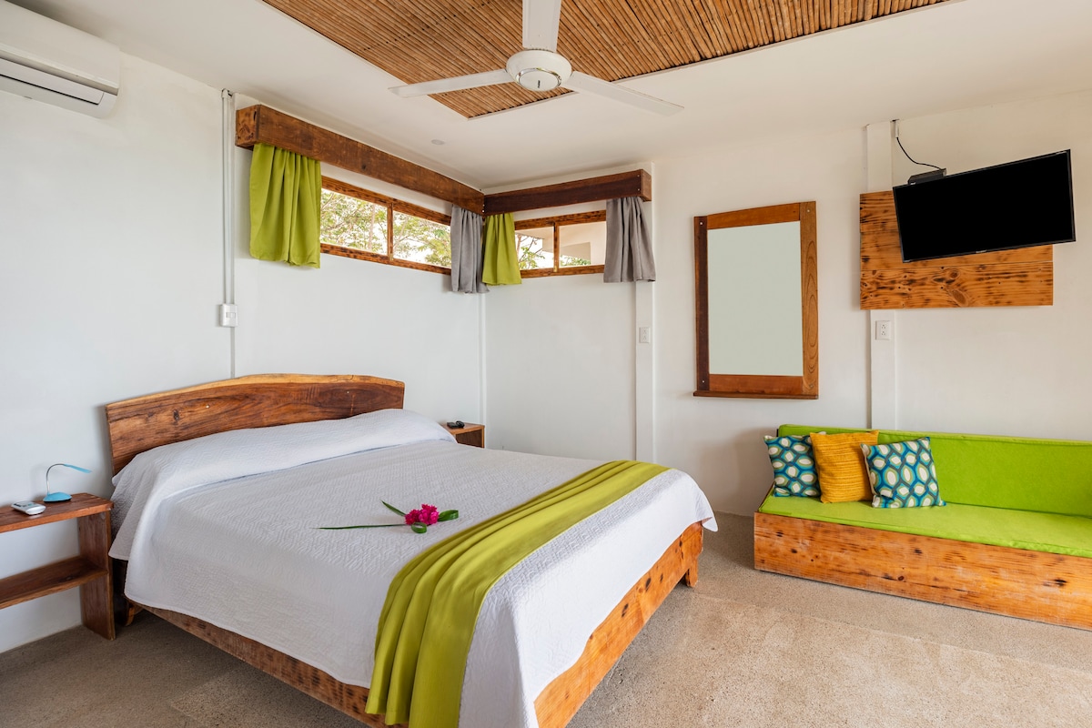 Studio in Tarcoles — 1 bedroom vacation rental in Tarcoles