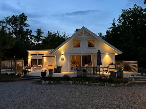 Lungers Country Villa with pool at Hjälmaren