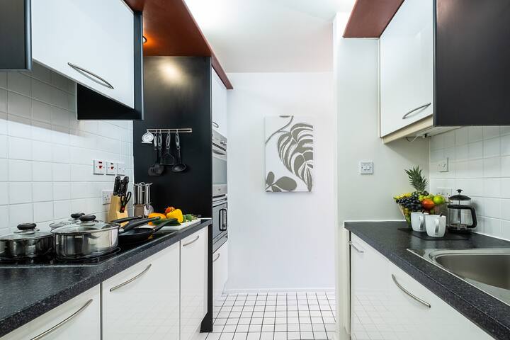 Cosy 2 bed in South Kensington. gallery image 5