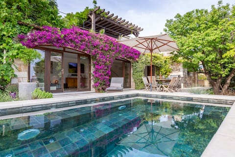 Villa Hedberg | Modern 4BR, Pool, Walk to Village