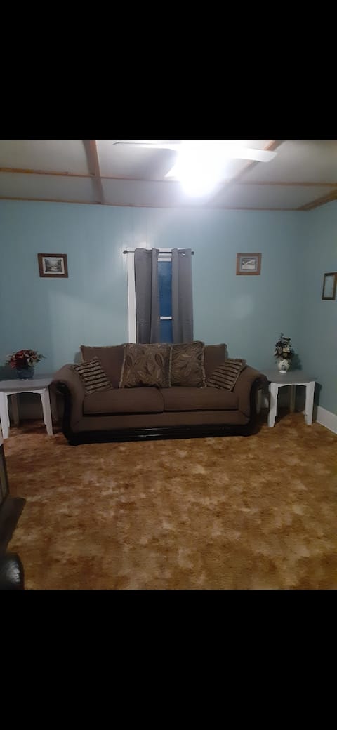 Quiet place on the edge of town pet friendly