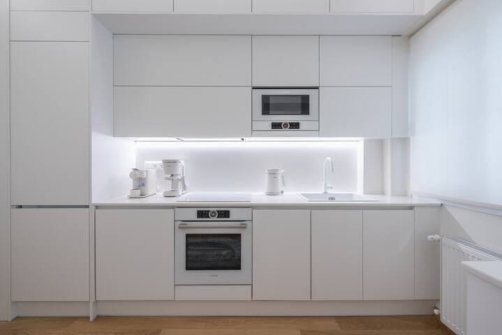 Acropolis Luxurious Apartment gallery image 3