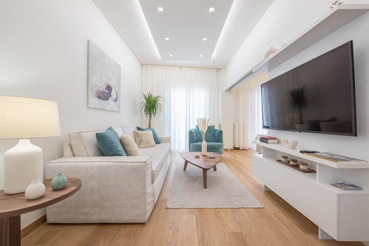 Acropolis Luxurious Apartment