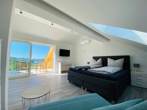 Holiday home for 11 + 2 with pool villa fireplace