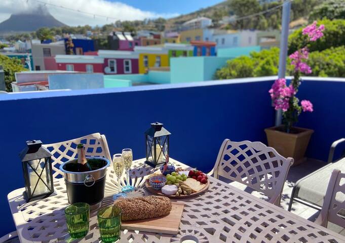 Modern city townhouse with rooftop terrace views