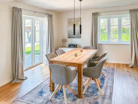 Luxury Frisian villa on the coast