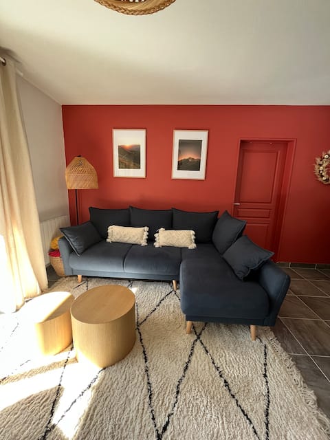Annonce Airbnb populaire: Nice 3 bedroom with outdoor area and parking à Bayonne