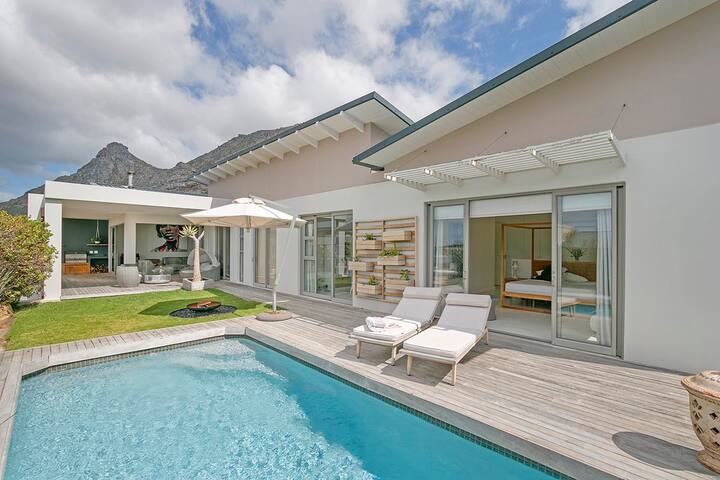 Beautiful views in secure estate gallery image 2