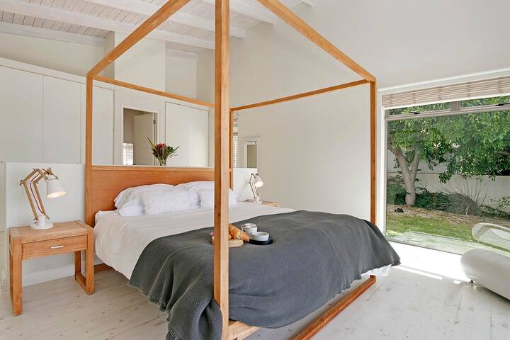 Beautiful views in secure estate gallery image 4