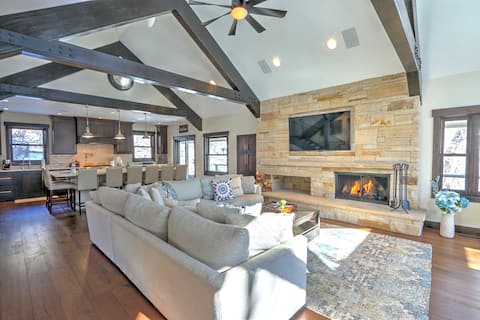 Exceptional MTN Retreat w/ Hot Tub, Near Skiing!